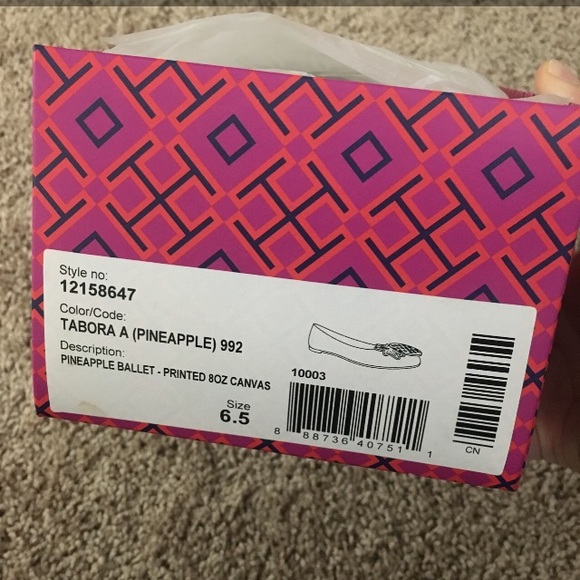 Tory Burch pineapple ballet flat NEW